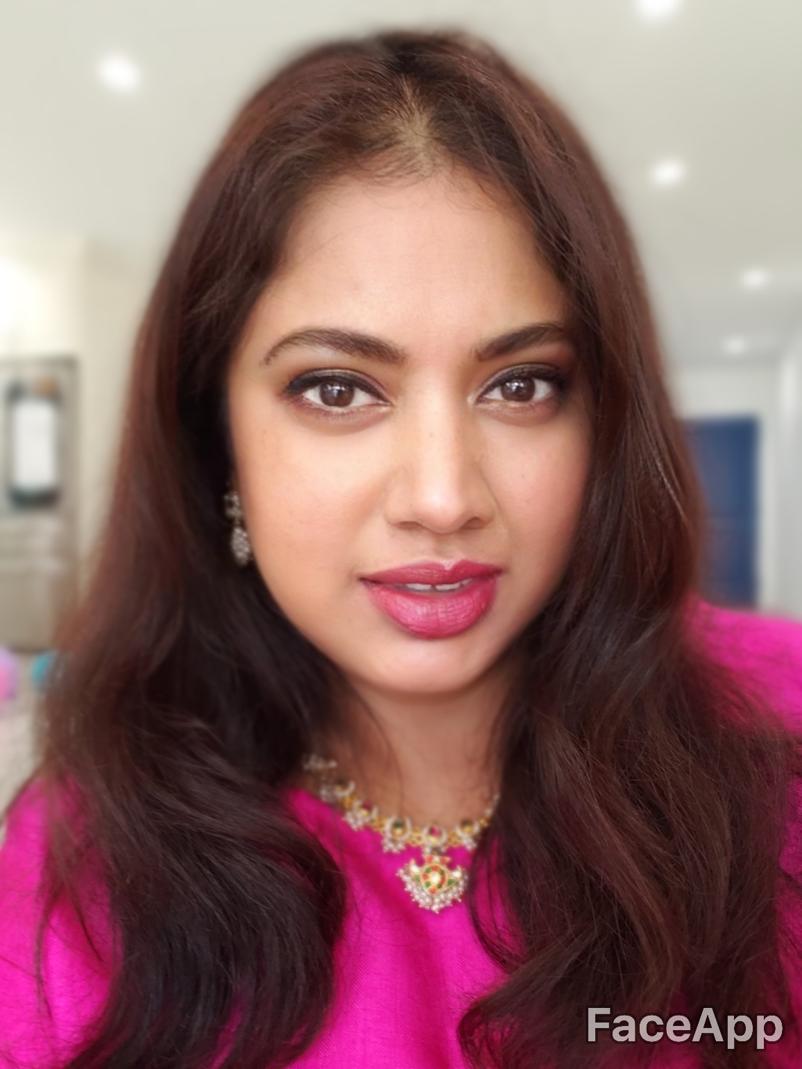 actor Radhika Chaudhari large photo