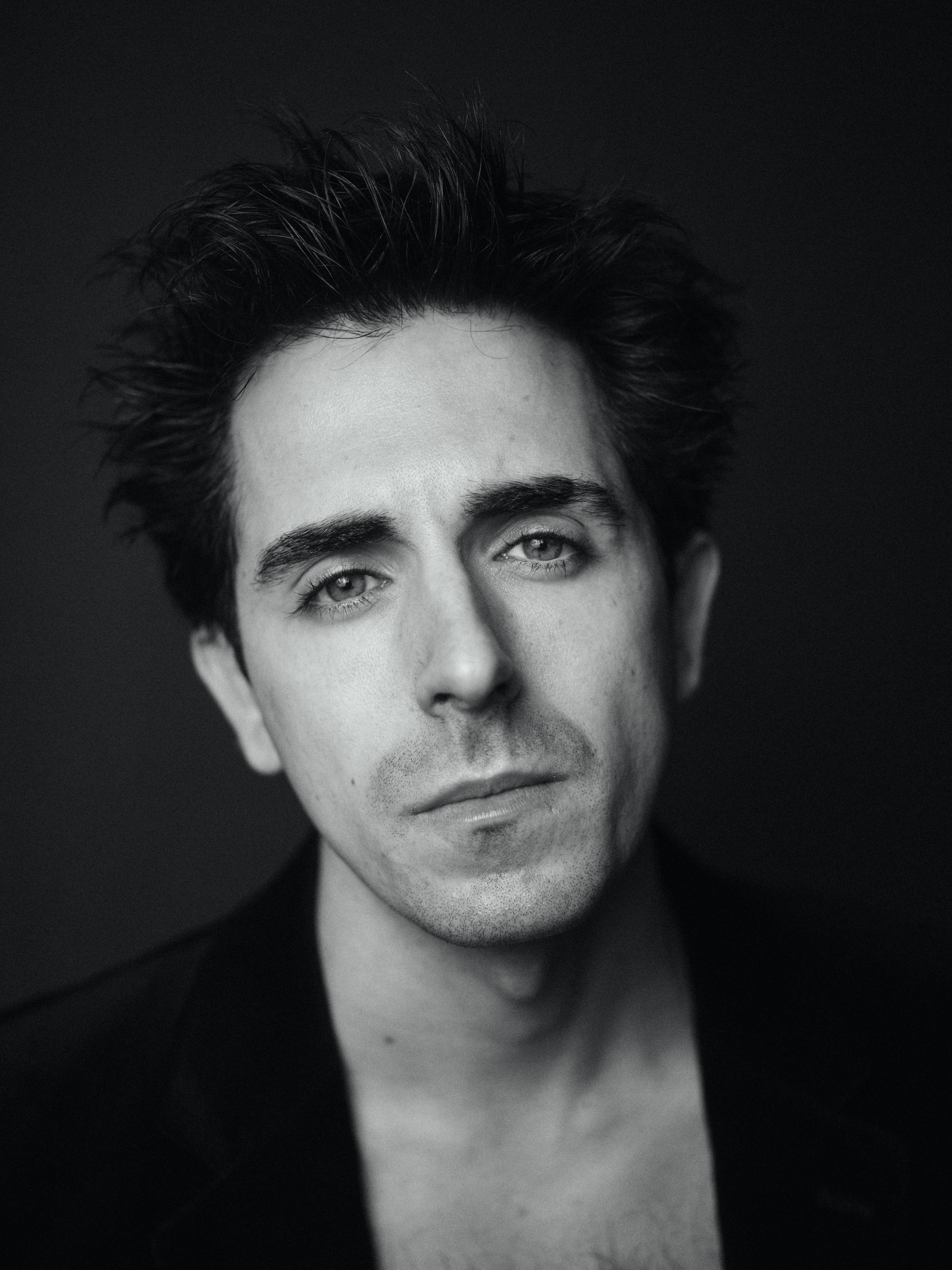 actor Adrián de Núñez large photo