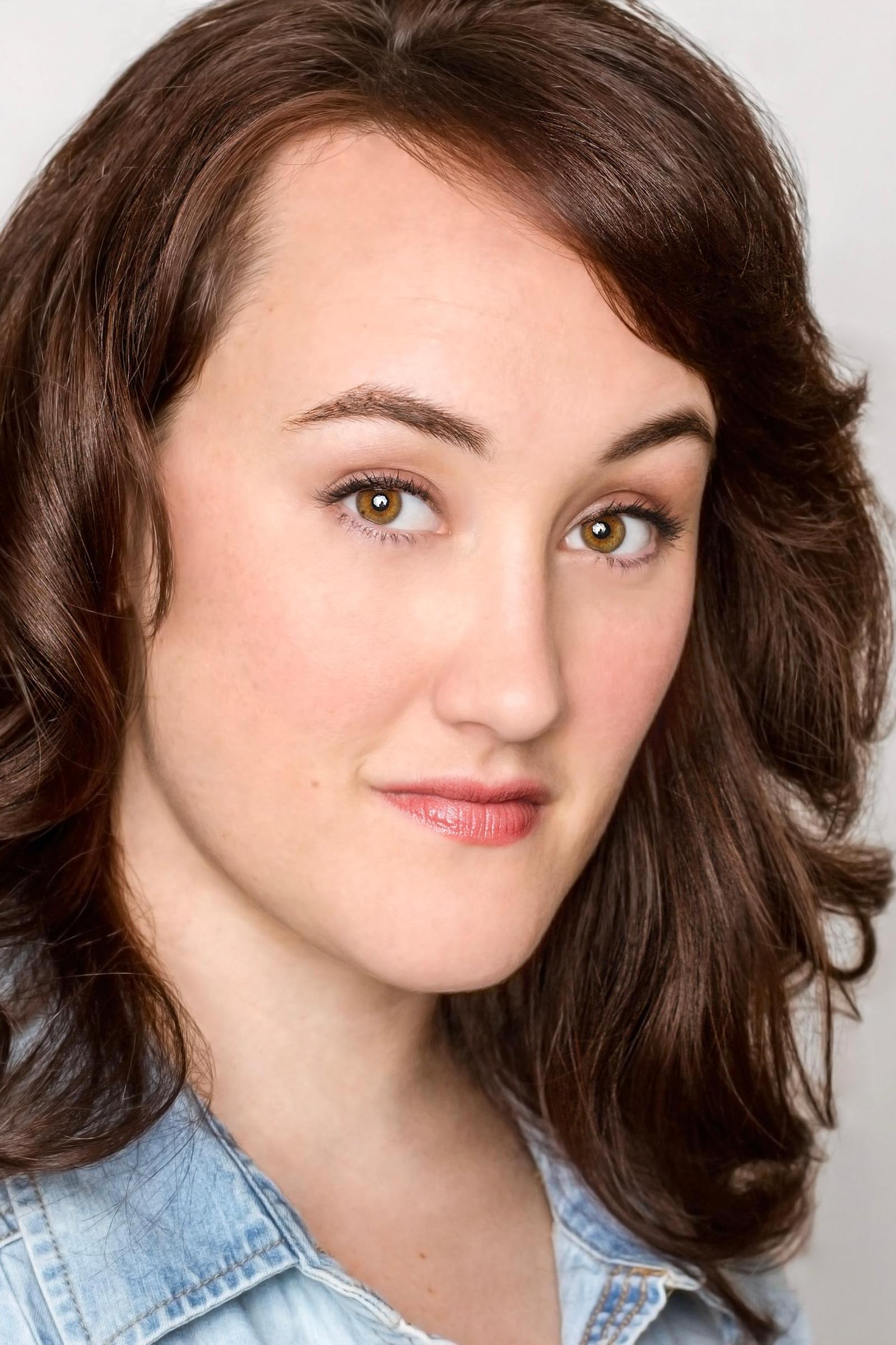 actor Emily Cannon-Brown large photo