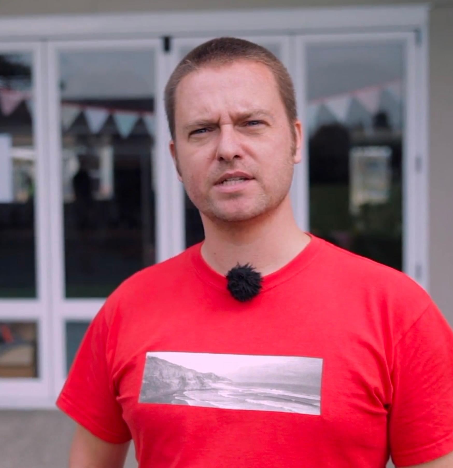 actor Stephen McLuckie large photo