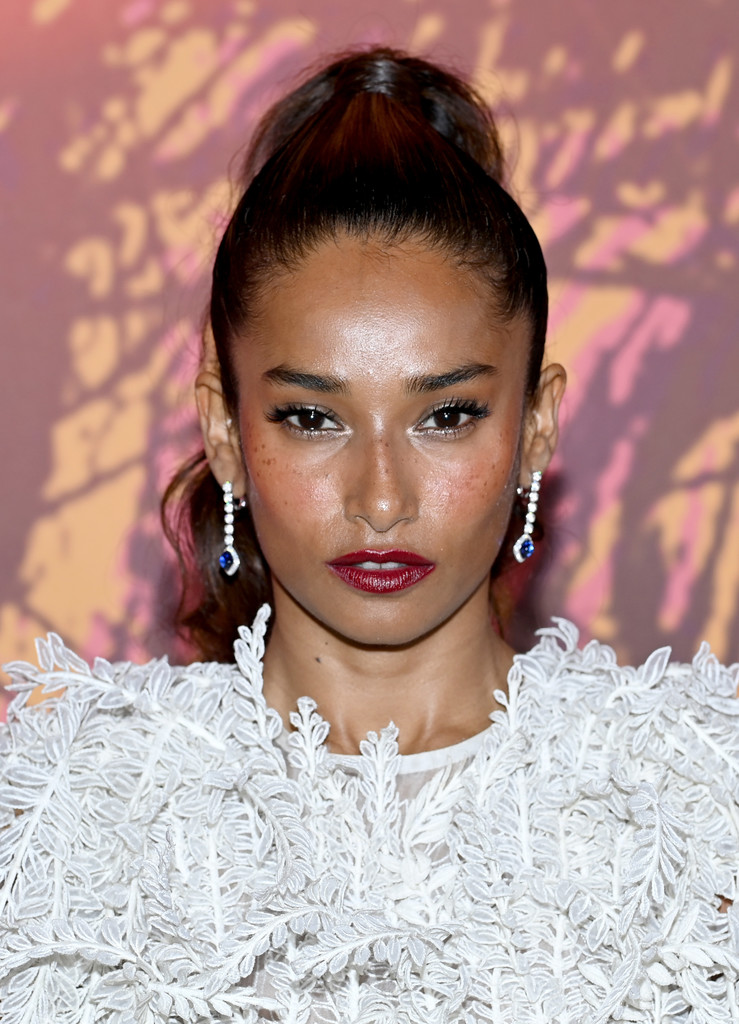 actor Nidhi Sunil large photo