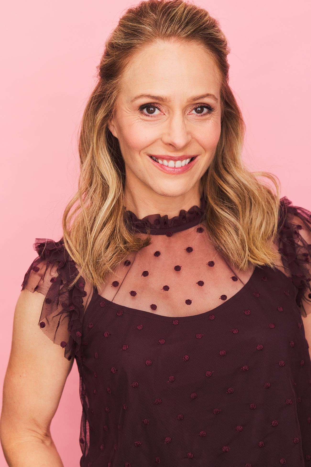 actor Angela Noel large photo