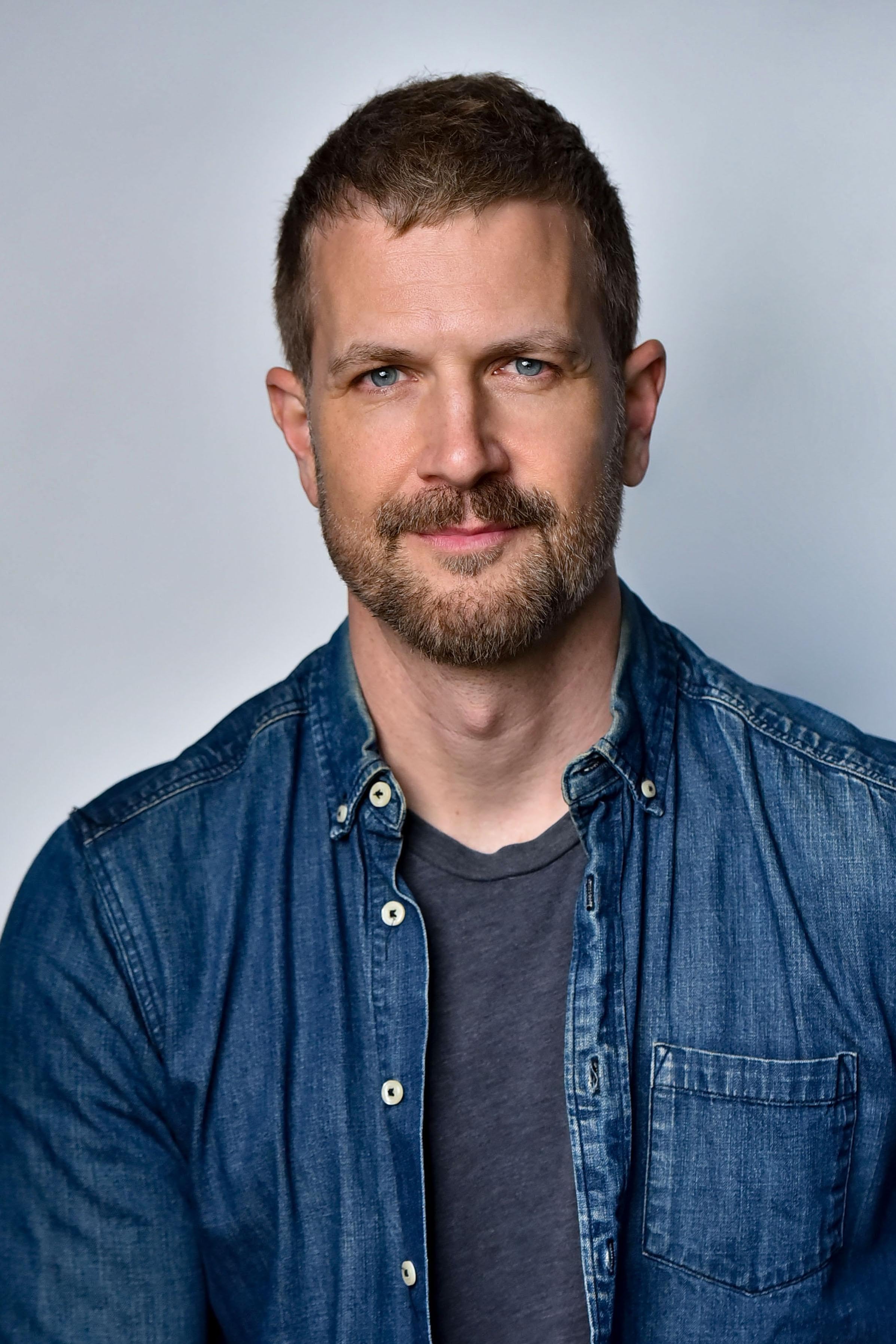 actor Hunter Ives large photo