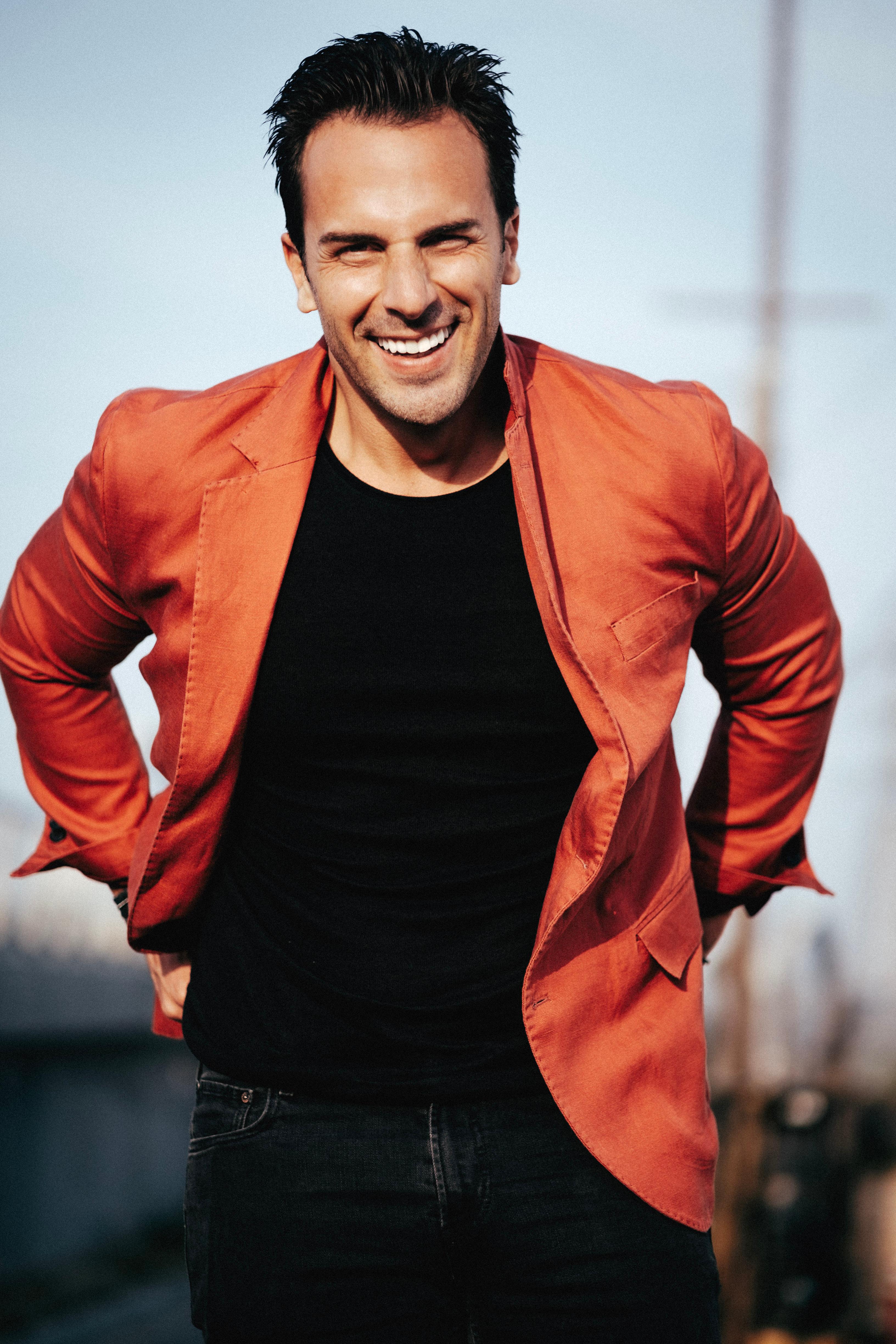 actor Dean Barlage large photo