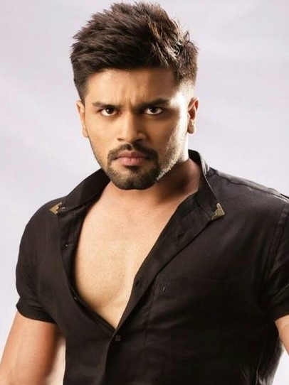 actor Pradeep Bogadi large photo