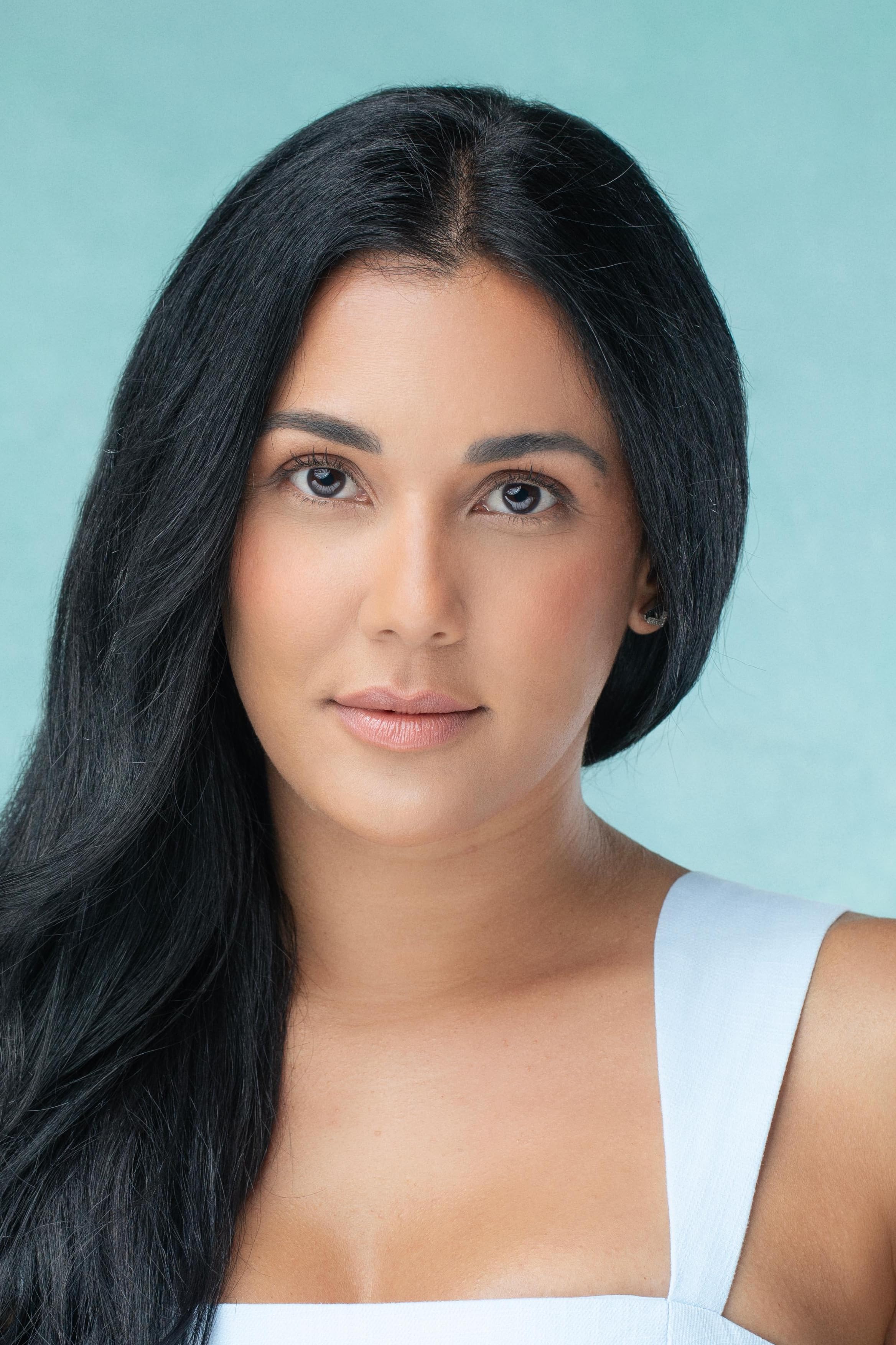 actor Camila Arteche large photo