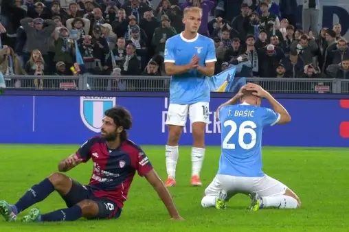 [Highlights] Poor finishing! Zakani's cut-back cross, Basic follows up with a wild miss over the bar