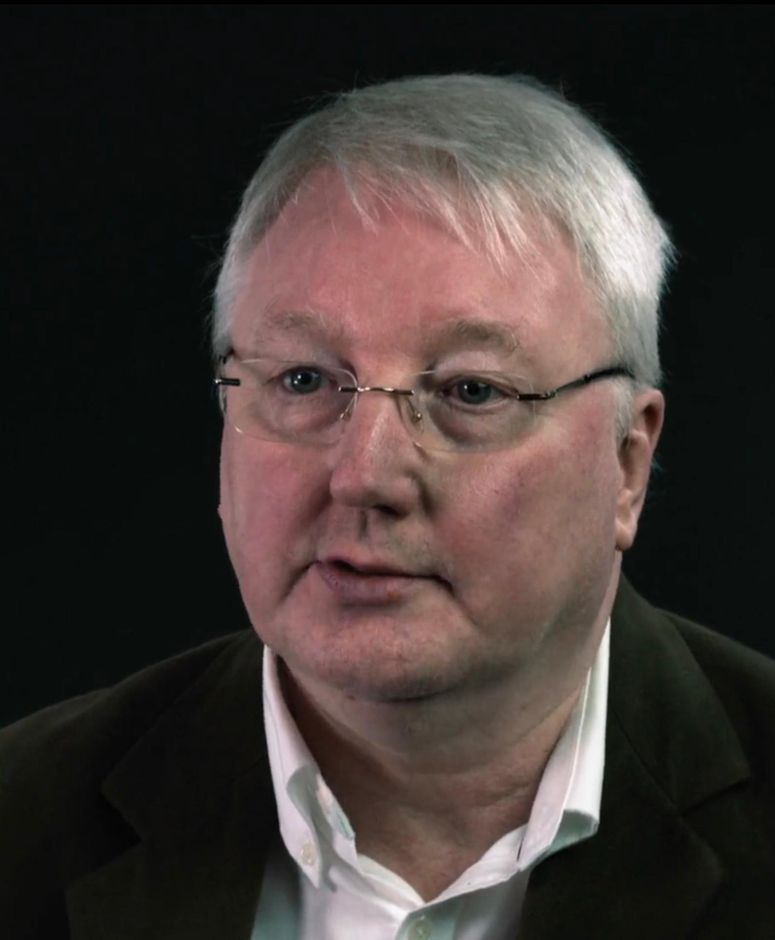 actor Philip Mantle large photo