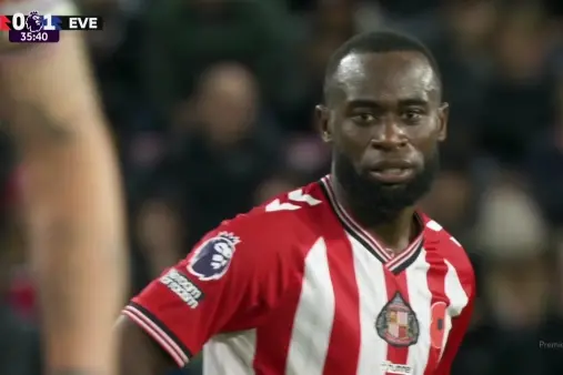 [Highlights] Continuous attacking! H尔特劳达's volley sails over the stand