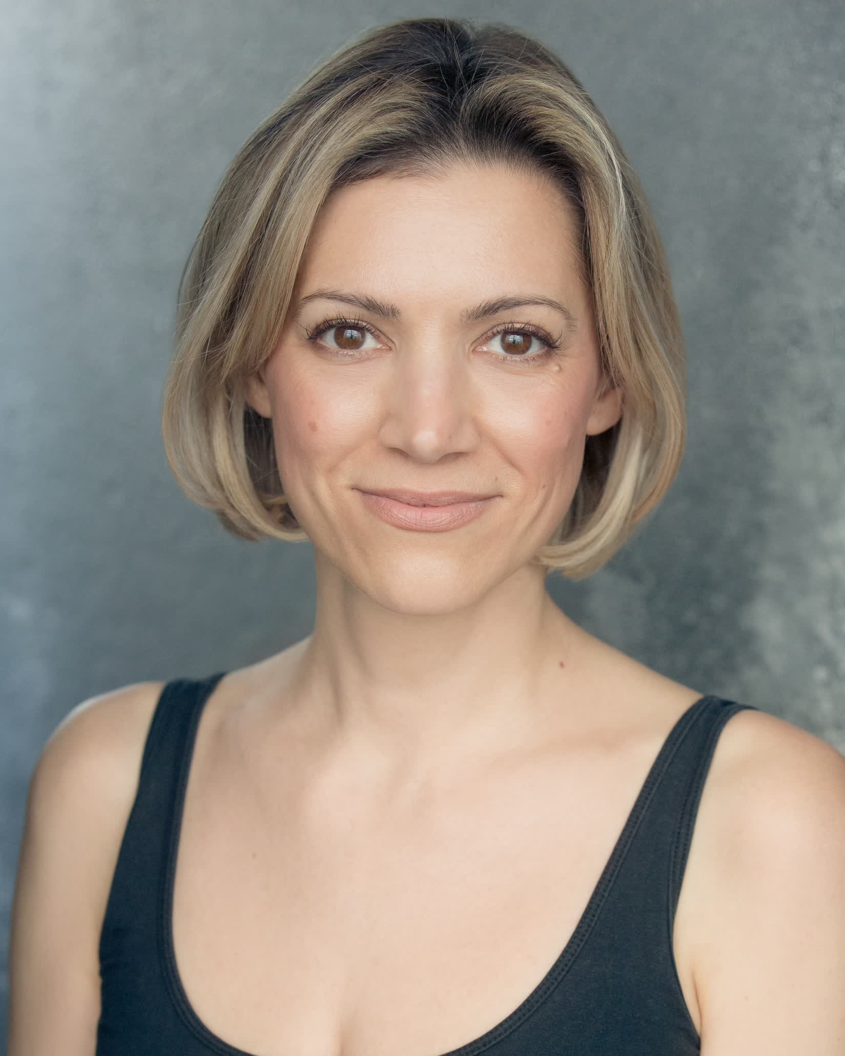 actor Hara Yannas large photo