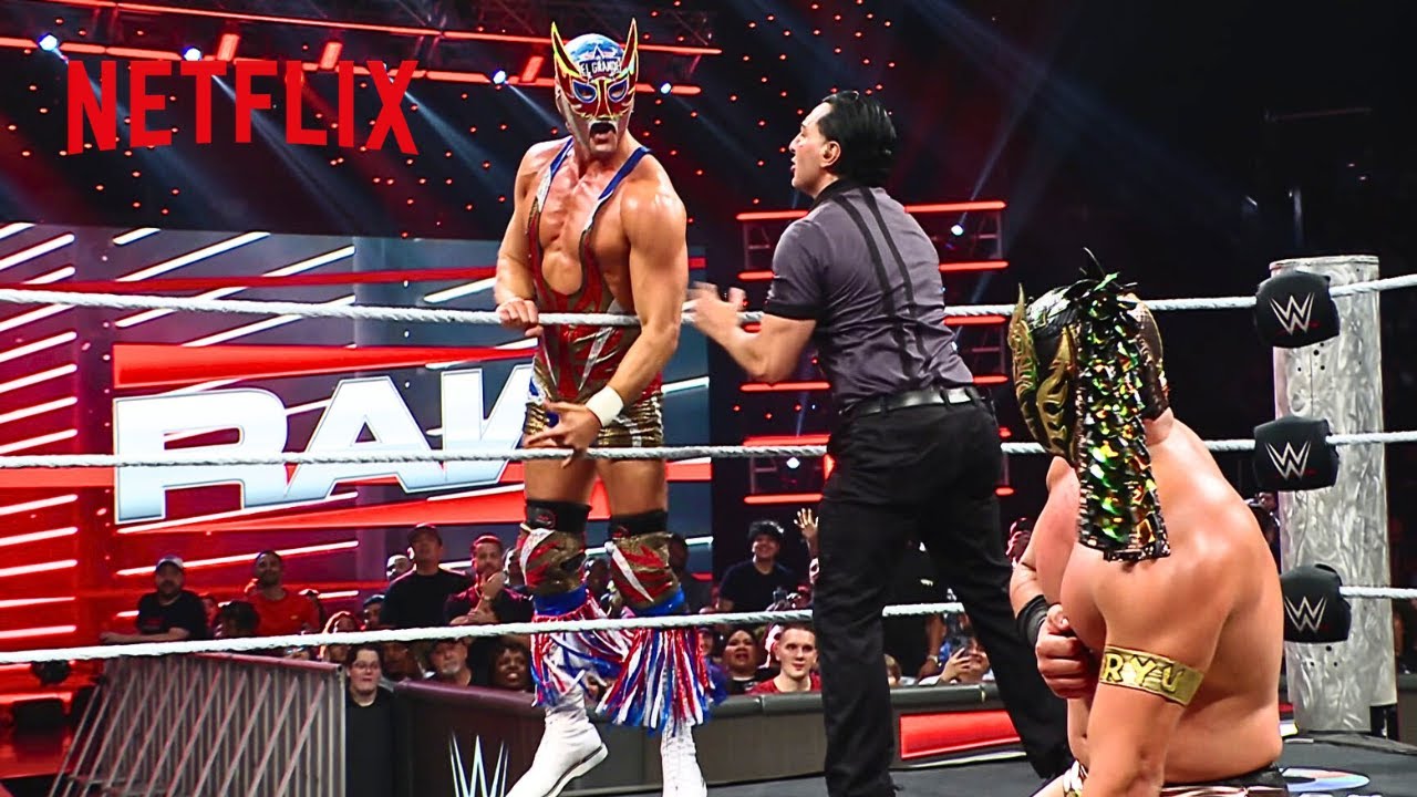 Dominik Mysterio & THREE El Grande Americanos attack; AJ Styles intervenes | WWE Raw | 8/4/2025