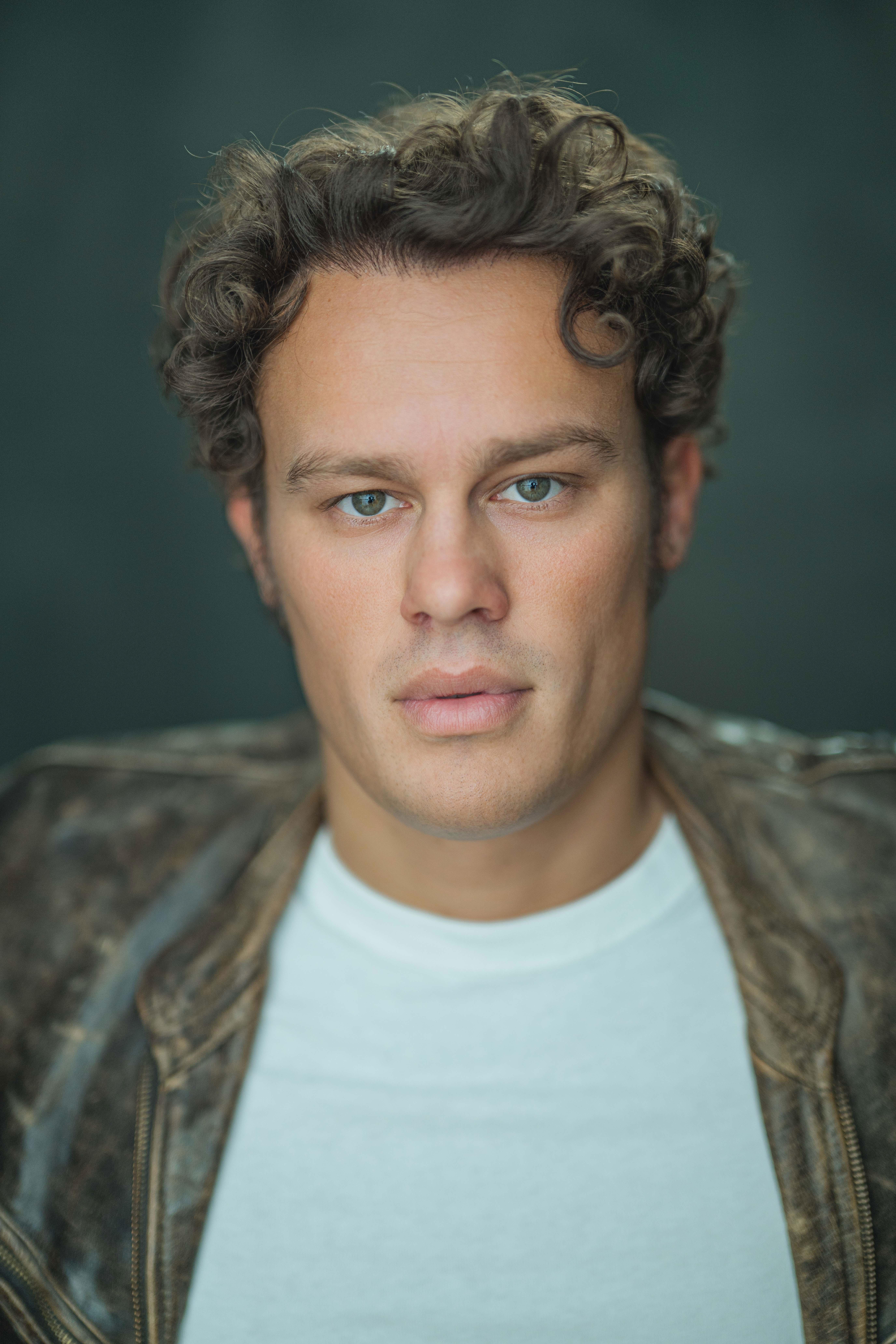 actor George Smale large photo