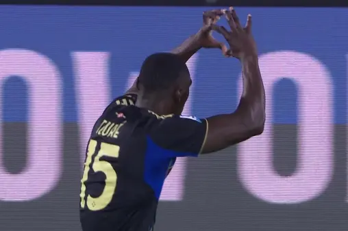 [Goal] Breaks the deadlock! Tramoni crosses, Toure surges forward to head home