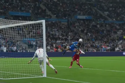 [Highlights] Gomes fails to connect cleanly! Heads Pavard's cross wide