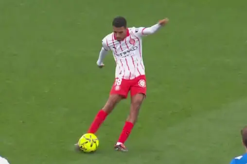 [Highlights] So close! Ounahi's curled shot creates danger, ball just wide of the post