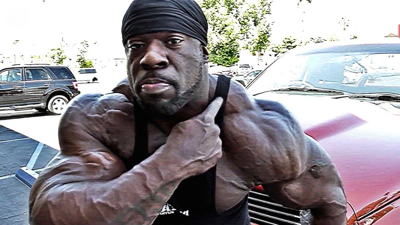 When Dumb Bodybuilders Try To Attack MMA Fighters! background