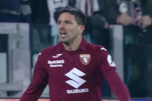 [Highlights] Che Adams' close-range strike saved by Di Gregorio with a diving effort