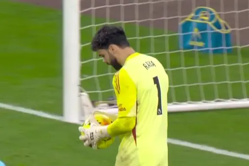 [Highlights] Another crucial save! Brobbey's great chance denied by Raya again