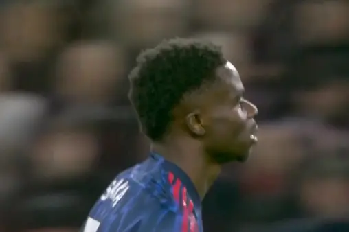 [Goal] Equalizer! Rice wins the ball, Merino plays a through pass, Saka scores with a drive