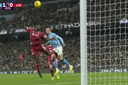 [Goal] On the verge of 100 goals! Haaland outjumps Konate to head home the opener