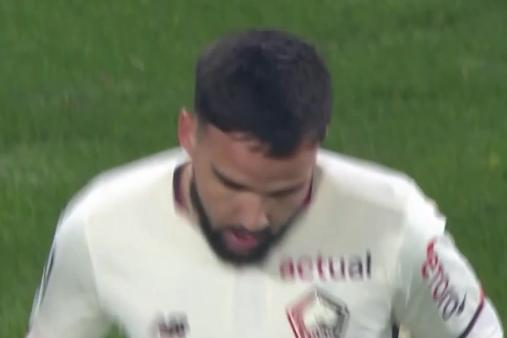 [Highlights] Temper flares! Verdonk sent off with red card for a foul from behind