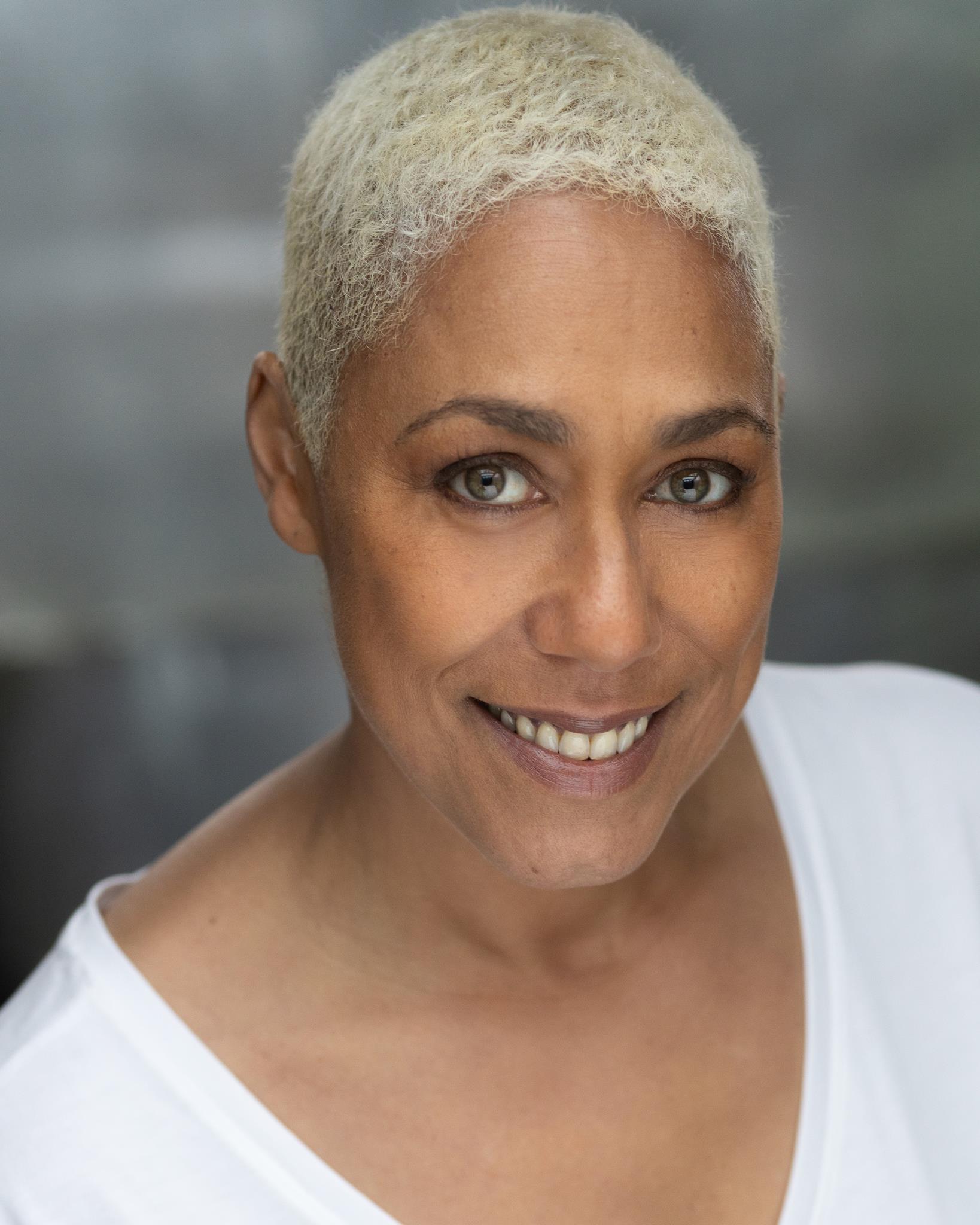 actor Kudra Owens large photo