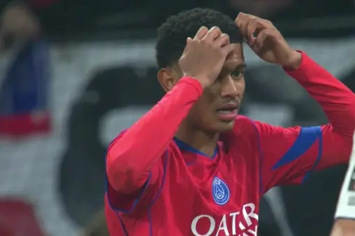 [Highlights] Kvaratskhelia delivers left-wing cross, Mayulu heads wide