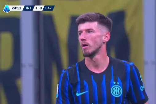 [Highlights] Barella's through ball to the back post in counter-attack, Sučić's volley drifts just wide