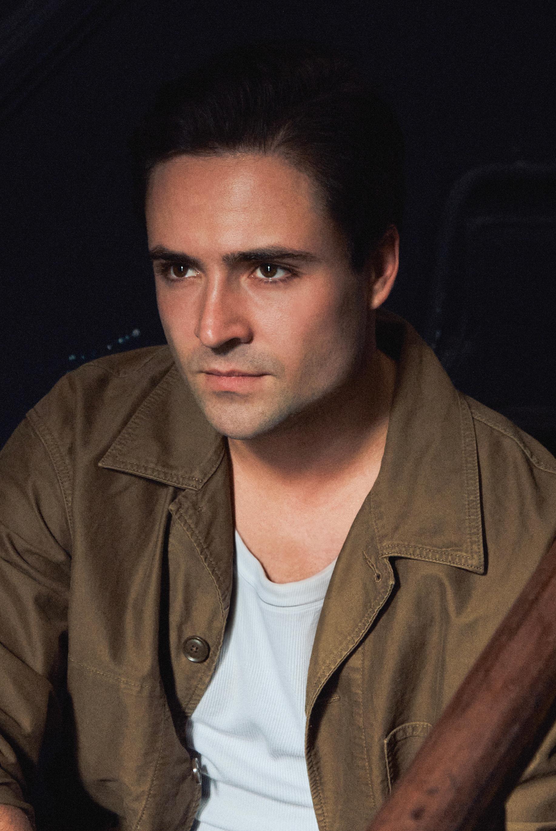 actor Bo Ponomari large photo