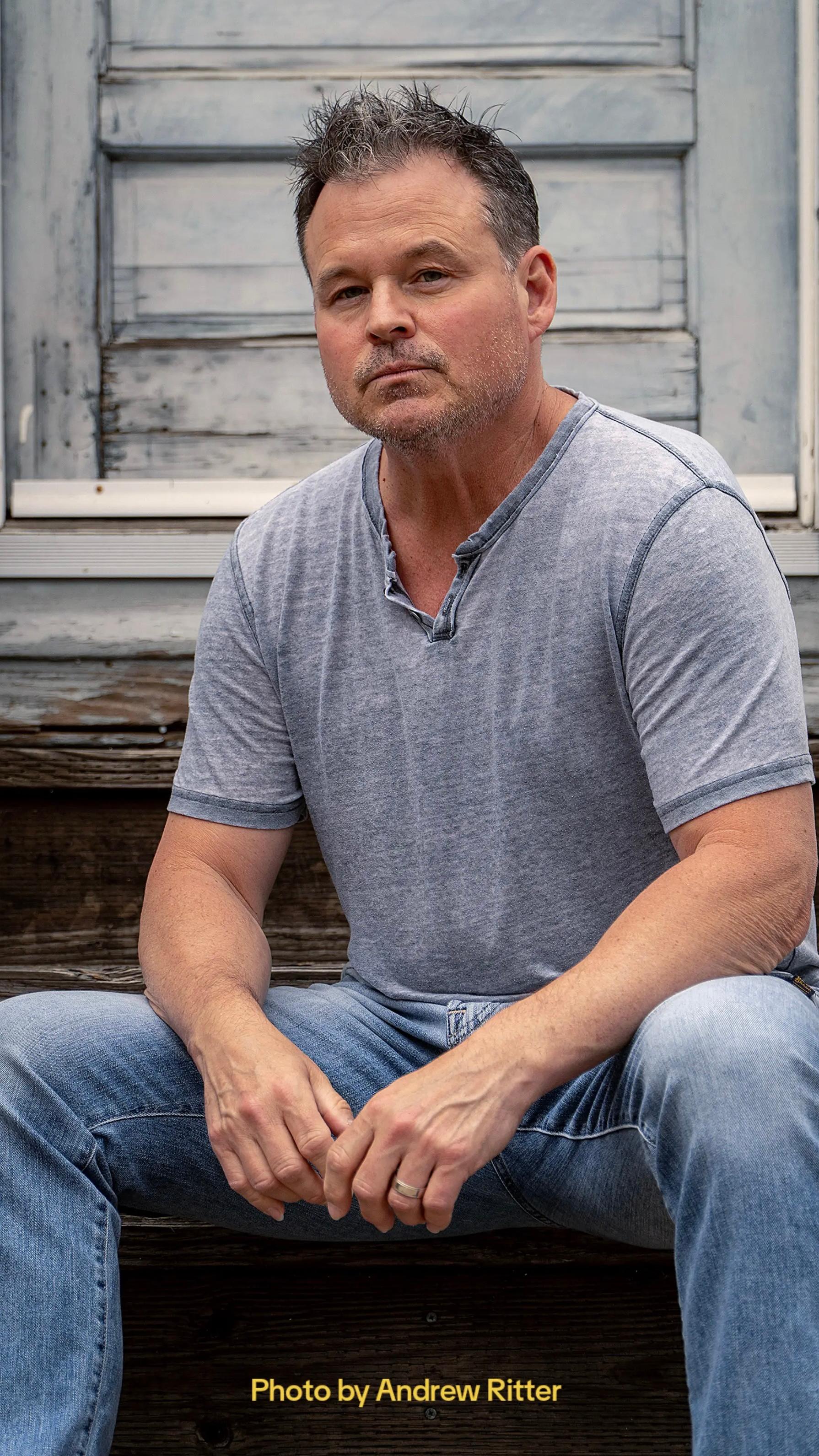 actor Eddie Vincent large photo