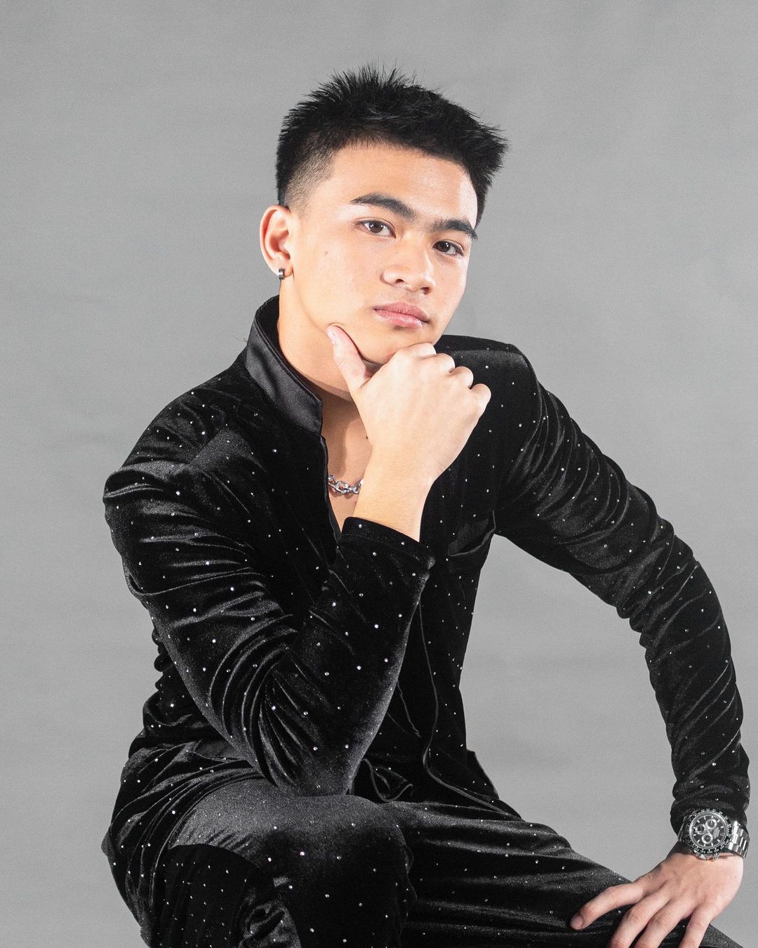 actor Awin Valencia large photo