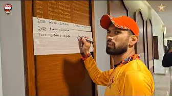 ZIM Captain Sikandar Raza adds #SLvZIM T20I result on Rawalpindi Cricket Stadium Honours Board ✍️🏟️