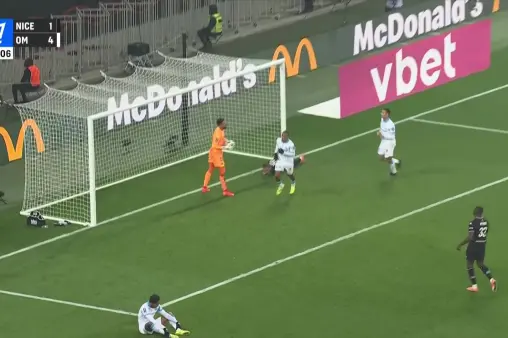 [Goal] A Blistering Attack! Aubameyang Selflessly Squares the Ball, Paissan Scores with a Central Tap-In