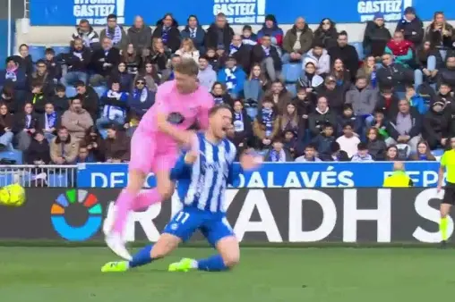 [Highlights] Ouch! Tony Martinez shows intense pain after colliding with opponent