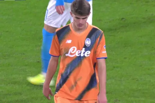 [Highlights] De Ketelaere's subtle move! Creates space in the box with a small swing and shoots low wide