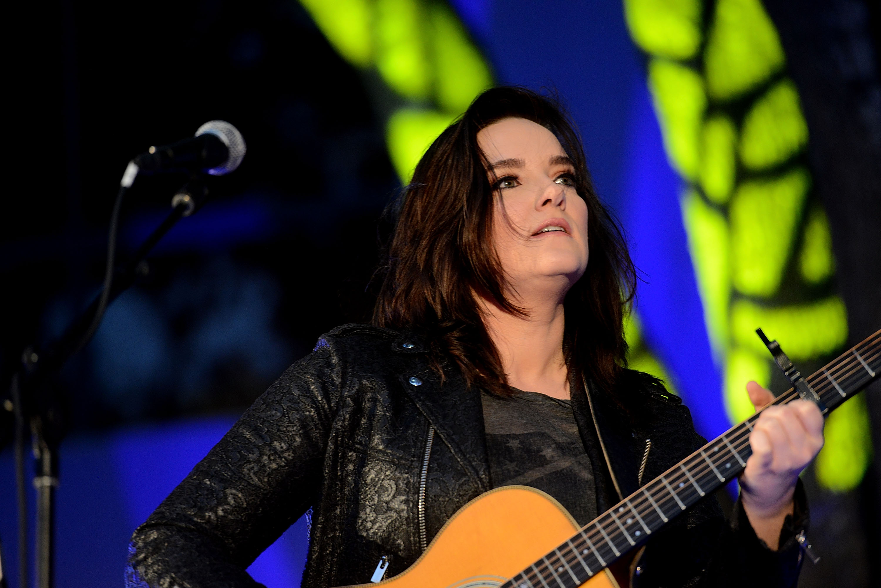 actor Brandy Clark large photo