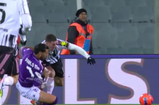 [Highlights] Vlahovic's heel flick to beat defender fouled, referee cancels penalty after VAR review