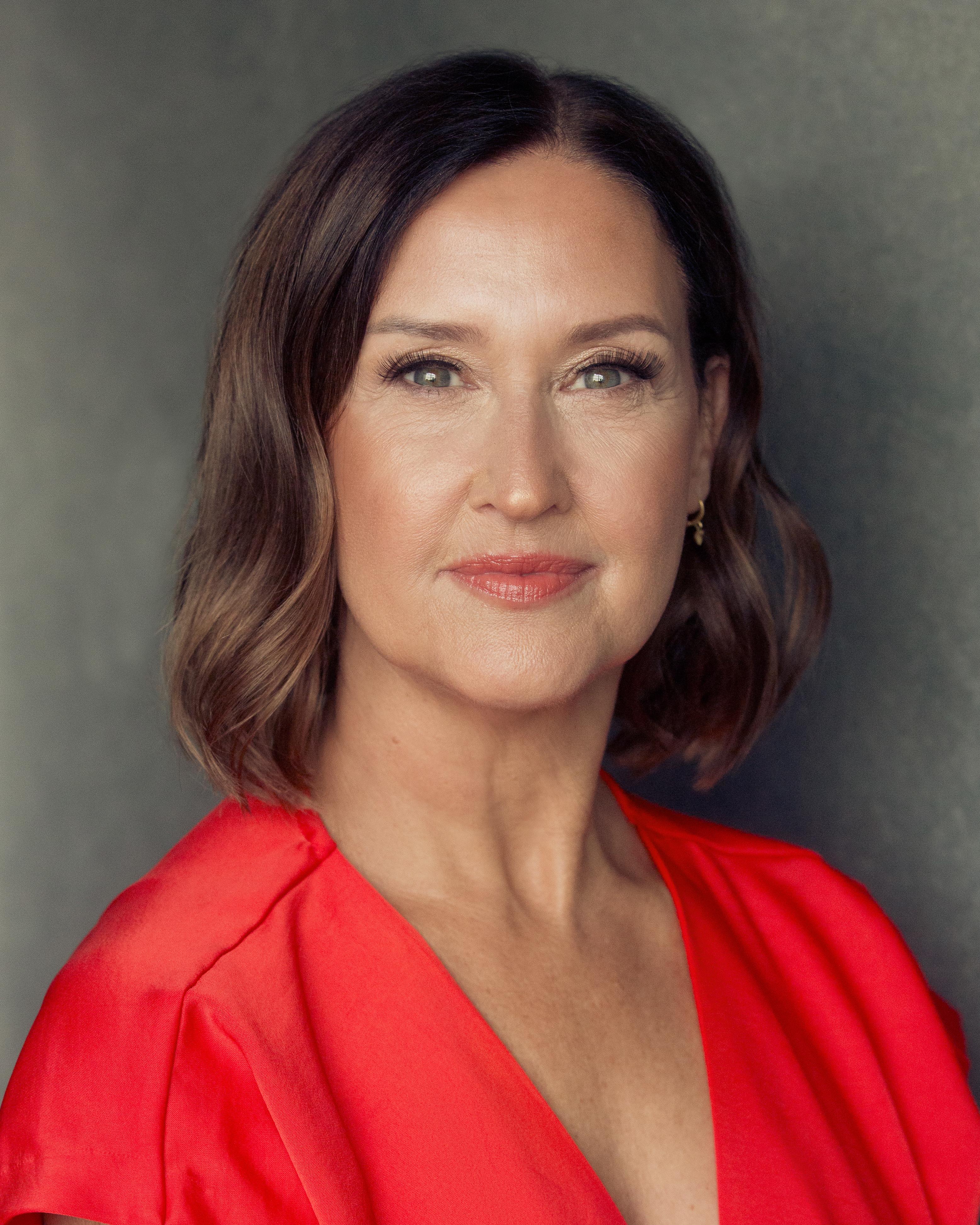 actor Angela Lonsdale large photo