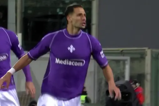 [Goal] Scores against former club! Mandragora's powerful long-range strike from outside the box finds the corner