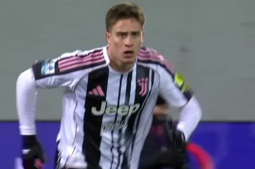 [Highlights] Yildiz surges forward and curls a shot to the far corner, De Gea makes a solid save