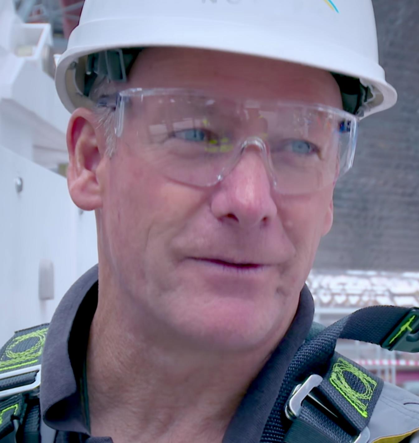 actor Ian Carling large photo