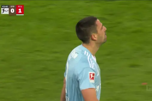 [Goal] Double attempt! Rani Khedira's powerful shot blocked, then follows up to score