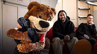 Spreading Joy: Gnabry & Kimmich Visit Munich Children’s Hospital and Charity Run! ❤️