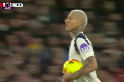 [Goal] Sensational strike! Palhinha wins the ball in the final third, Richarlison scores with a lob