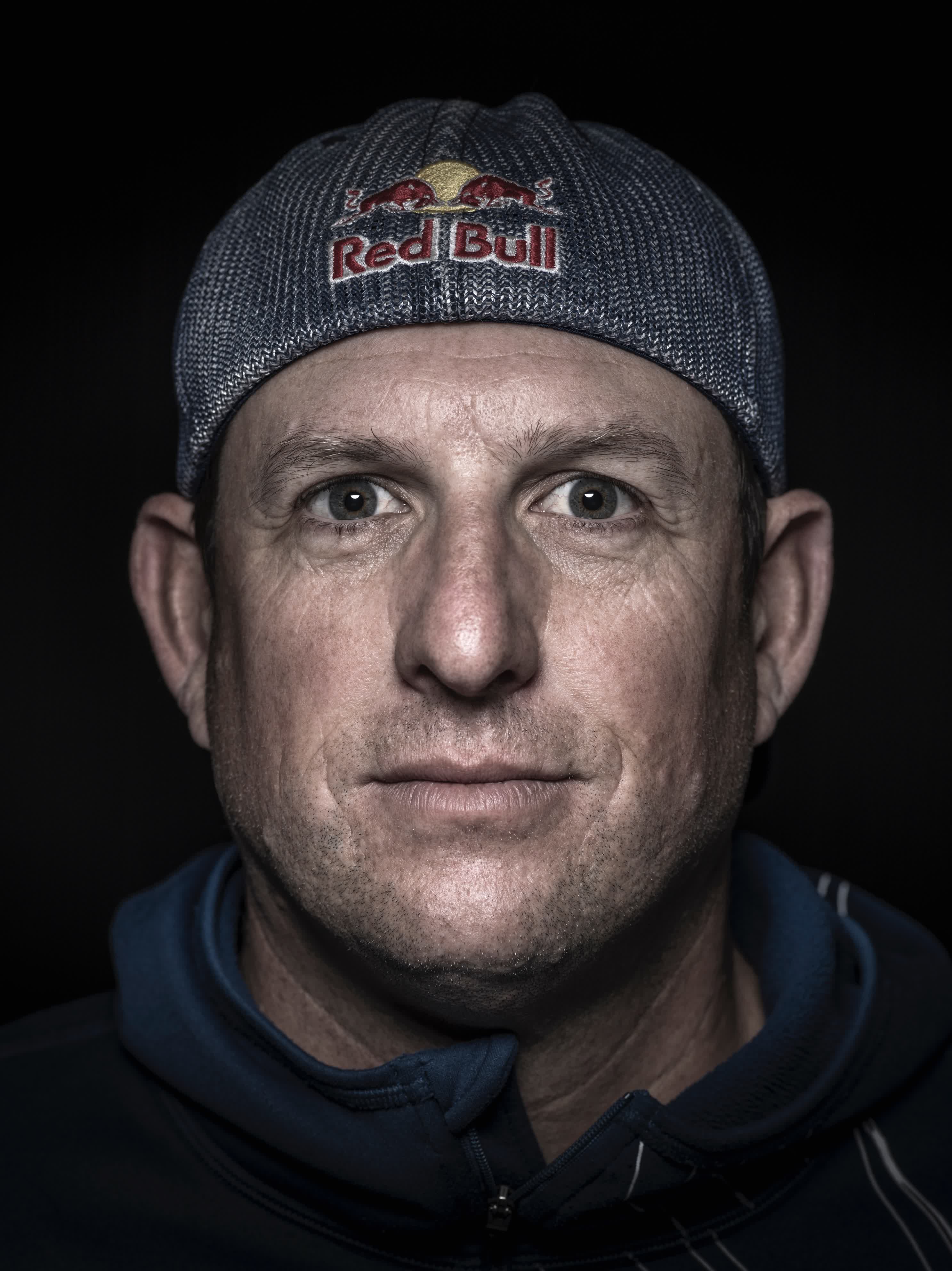 actor Luke Aikins large photo