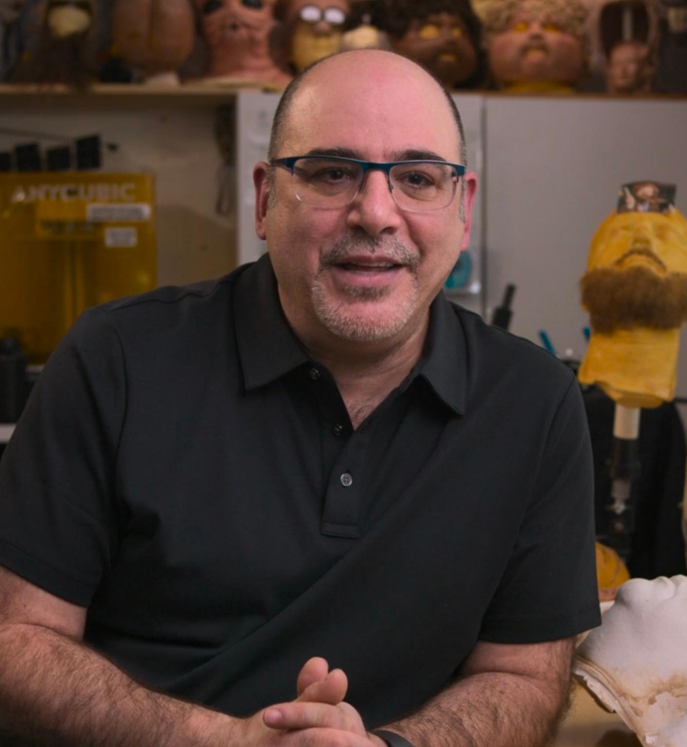 actor Louie Zakarian large photo