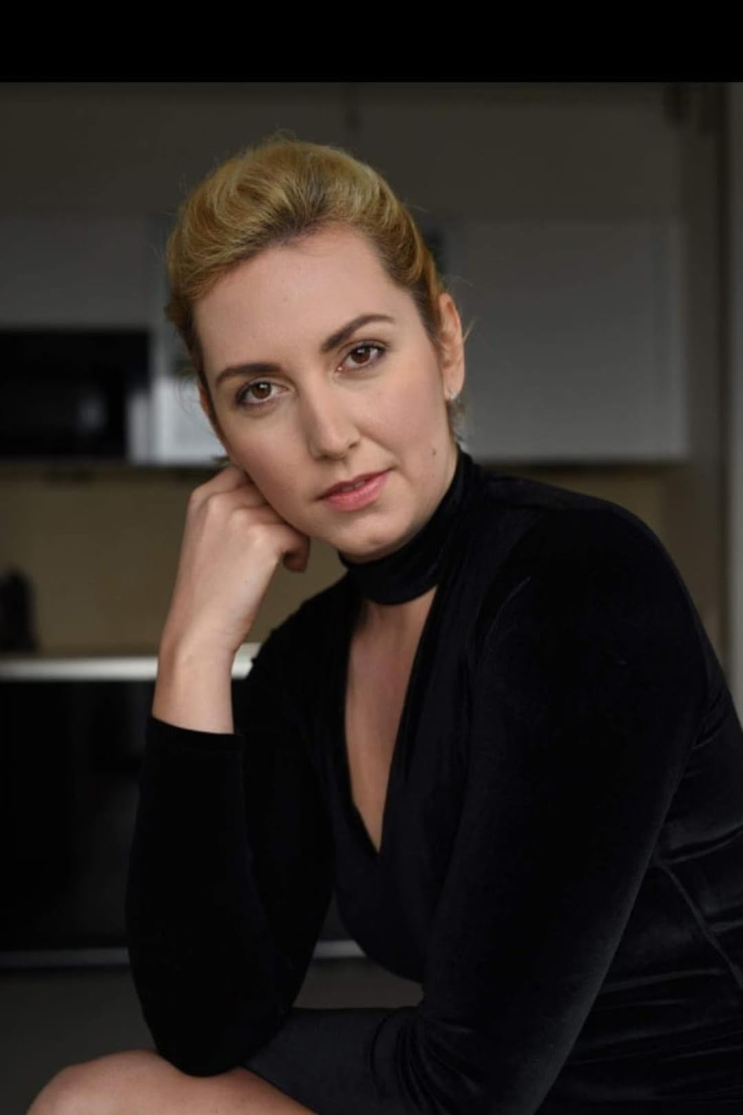 actor Katianna Ley large photo