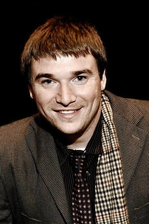 actor Michael Aaron Gallagher large photo