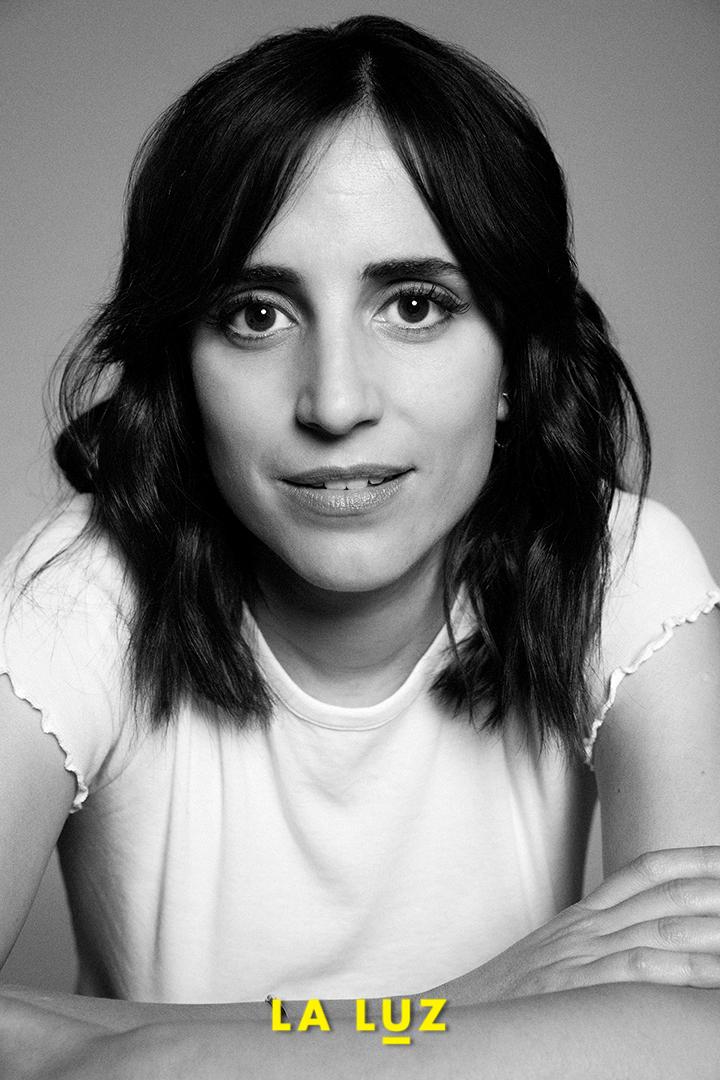 actor Camila Hirane large photo