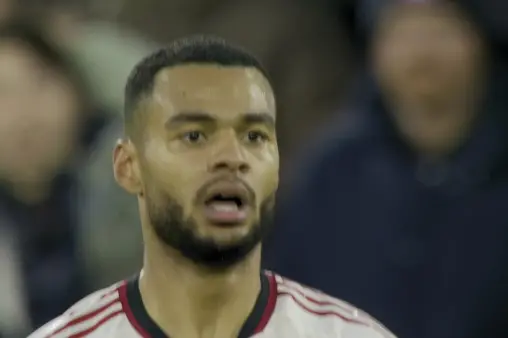 [Goal] Silencing Doubts! Gakpo Controls with Chest, Half-Turns and Fires Home to Extend Lead